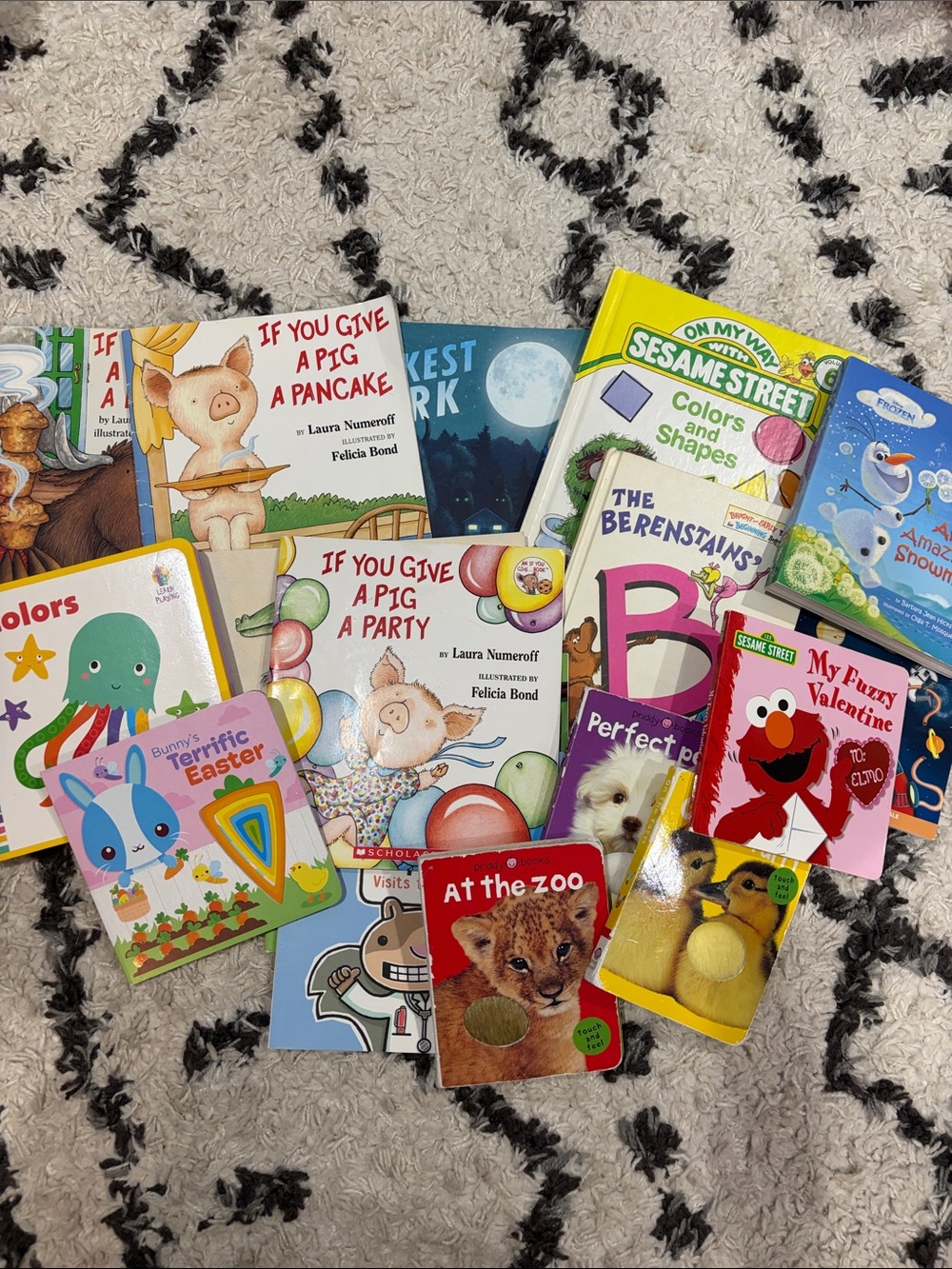 Kids Board Book Lot with Blue, Yellow, Red, Green, Pink, White Covers